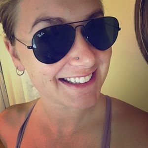 Black aviator ray bans